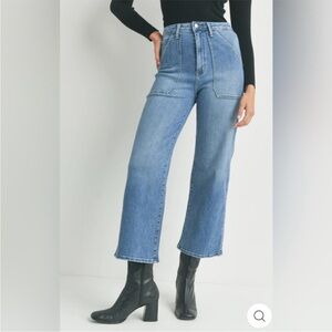 Just Black
Medium
Denim High
Rise Cargo
Pocket Wide EUC like new size 28